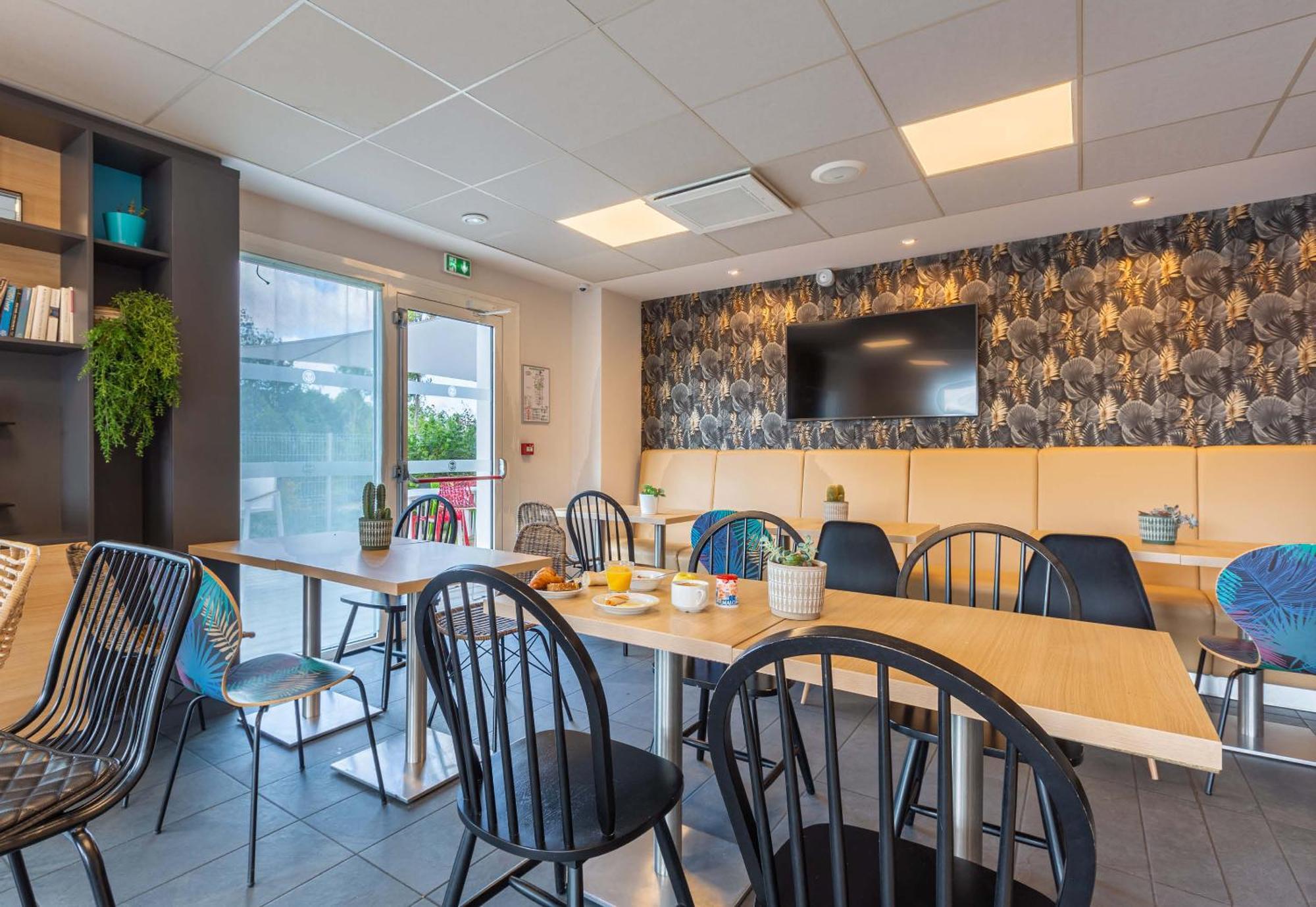 B&B Hotel Chartres Oceane Exterior photo